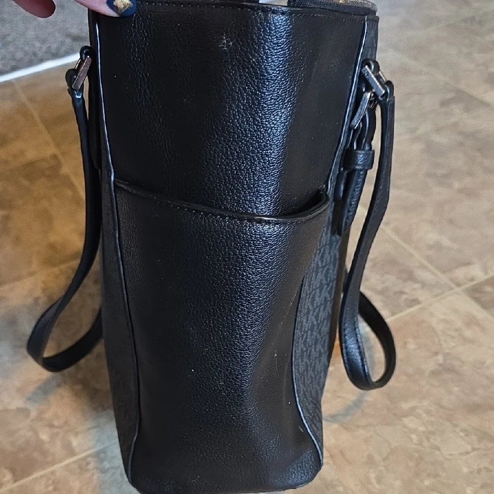 Michael Kors Black and Gray Tote Bag - Picture 6 of 11